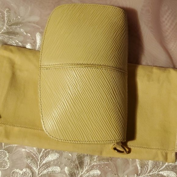 (SOLD)Authenti Louis Vuitton rare Epi vanilla long Portefeuille Z wallet/ - Picture 5 of 8